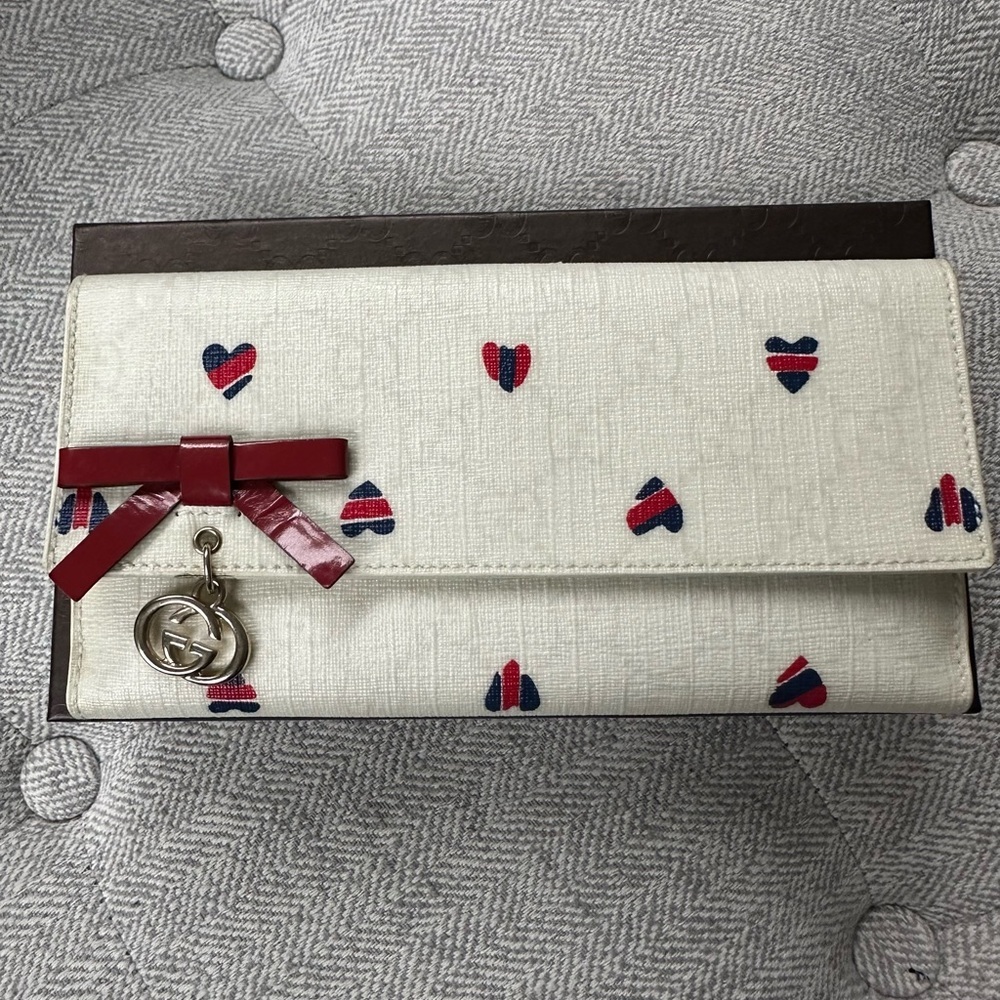 Gucci Interlocking GG Logo Leather Hearts Canvas Long Wallet w/ Box – Limited Ed